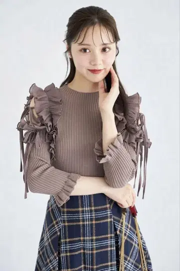 toccocloset 리본 장식 쉬폰 플리츠 절개 리브 니트 풀오버