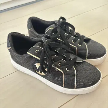MICHAEL MICHAEL KORS 블랙 스니커즈