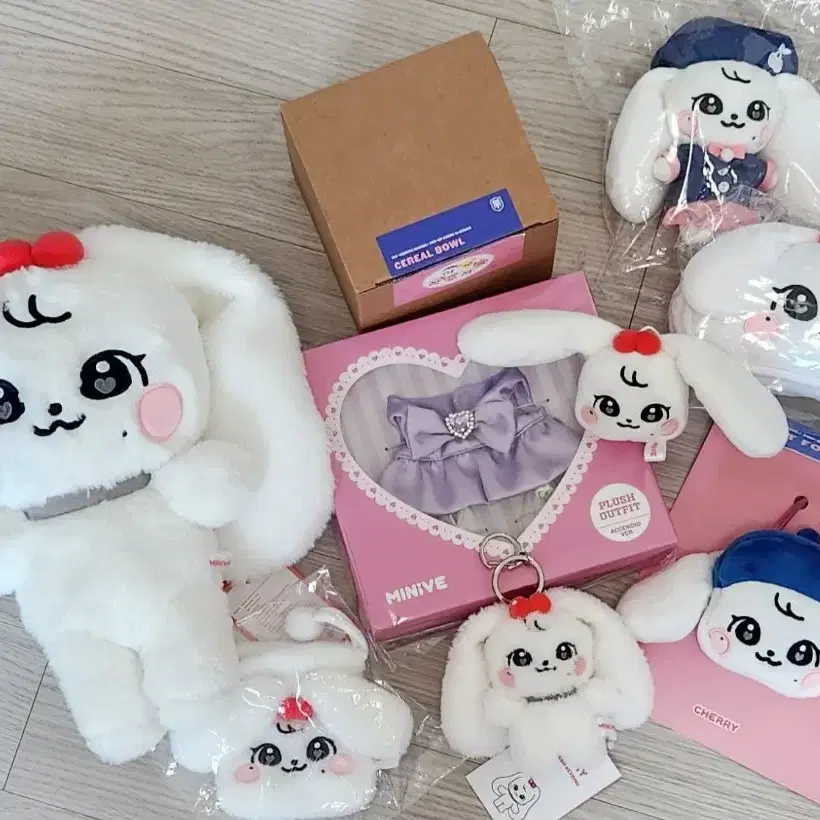 CHERRY minive 釜山 busan popup ポップアップ IVE | 아이브 Ive minive Busan pop up cherry cereal bowl