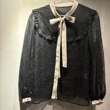 질스튜어트 JILLSTUART 레이스 블라우스 리본 블랙 시착만 한 상품