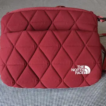 THE NORTH FACE 빨간색 숄더백 사코슈