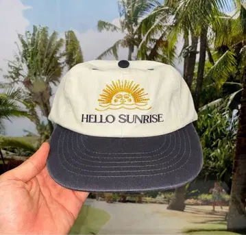 HELLO SUNRISE 로고 캡