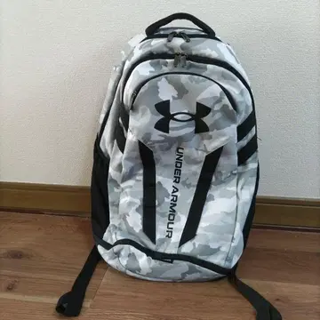 새상품급 UNDER ARMOUR 그레이 카모플라쥬 백팩