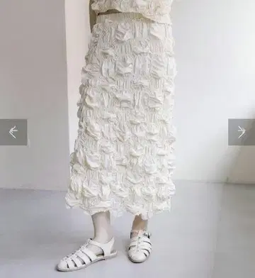 새상품 [ear PAPILLONNER] 주름 가공 스커트 아이보리