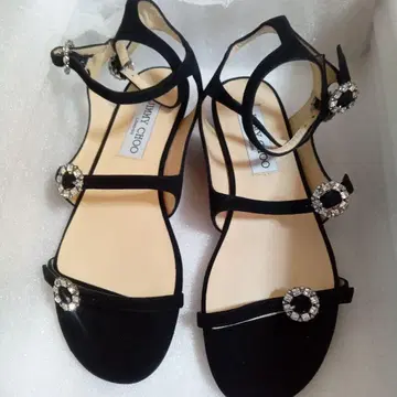 JIMMY CHOO 블랙 스트랩 샌들 35
