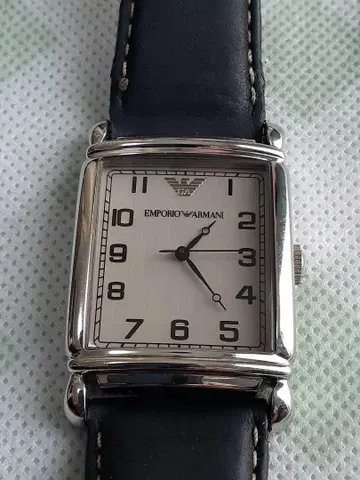 EMPORIO ARMANI 아날로그 손목시계