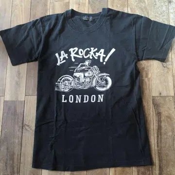 LA ROCKA! 존슨즈 라 로카 티셔츠 로커즈