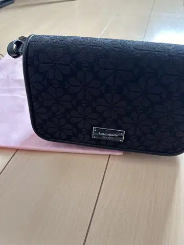 kate spade 자카드 리브 스몰 플랩 크로스바디
