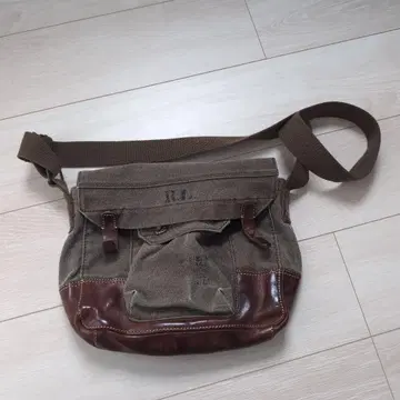 카키 캔버스 가죽 숄더백