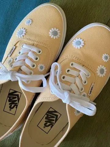 미사용품 VANS 꽃무늬 자수가 예쁜 스니커즈 오렌지 24.5