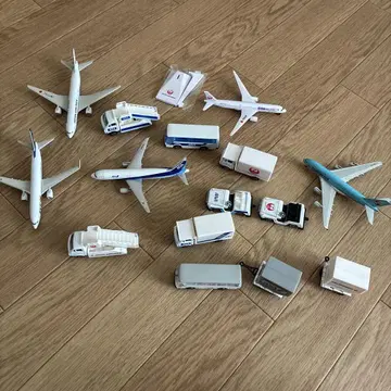 JAL ANA 외 비행기 공항 트럭 토잉 택 컨테이너 트레이닝복 버스
