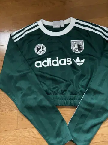 adidas 그린 크롭 저지