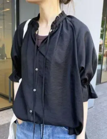 [새상품급] 하이브리드 스탠드 프릴 블라우스