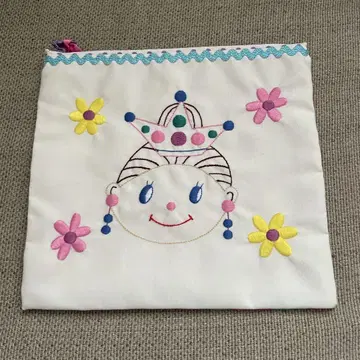 컬리 컬렉션 자수 파우치