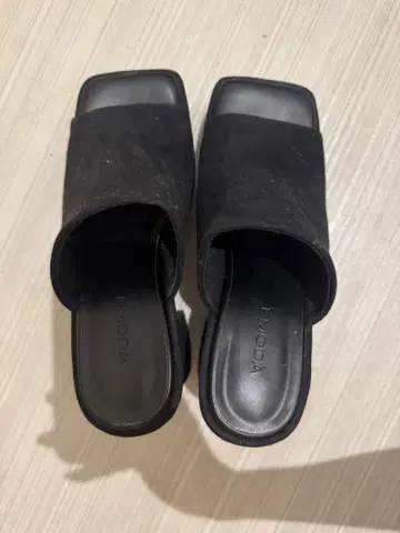 EMODA 블랙 스웨이드 뮬