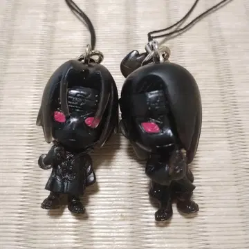 이타치 스트랩 피규어 블랙
