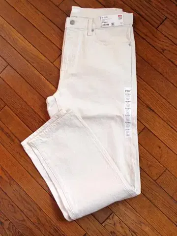 화이트 데님 스트레이트 팬츠