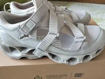 Mizuno 스포츠 샌들 그레이