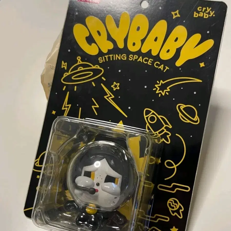 POPMART CRYBABY SITTING SPACE CAT限定フィギュア Crybaby POPMART SITTING SPACE CAT フィギュア - メルカリ