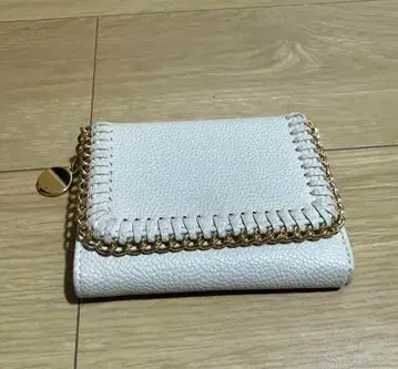 화이트 3단 지갑 체인 장식
