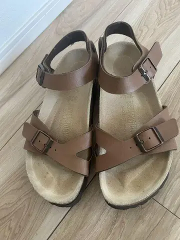 BIRKENSTOCK 브라운 샌들 36