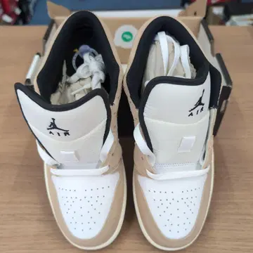 Jordan 화이트/베이지 스니커즈(91)