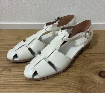 어도비블 샌들 화이트 가죽 구르카 샌들 LL 25.5cm