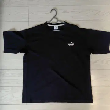 PUMA 블랙 티셔츠