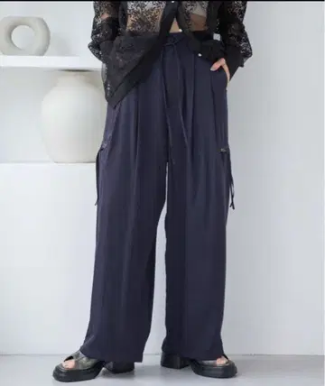 새상품 JEANASIS ZIP 포켓 새틴 팬츠