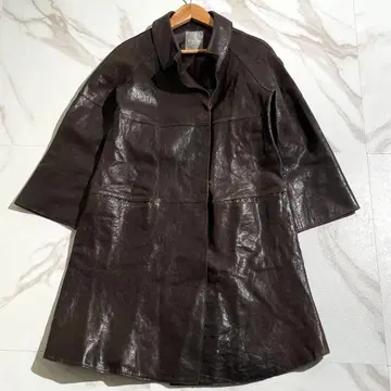 새상품급 DAMA Collection 램 가죽 코트 A라인 M 사이즈