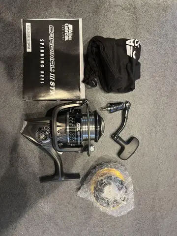 아부가르시아 카디날 3 STX 3000 여분 스풀 포함