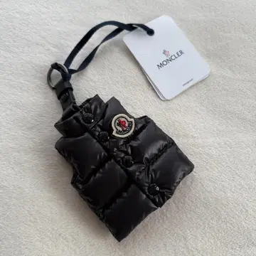 미사용 새상품 MONCLER 다운 자켓형 키링 블랙 귀여움