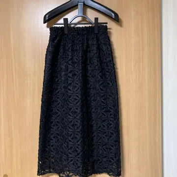 컨디션 최상 월드 블랙 플라워 레이스 롱 스커트 L