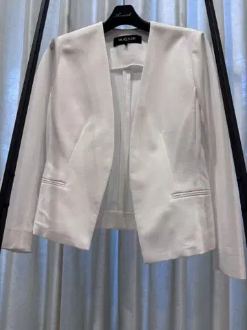 MICHEL KLEIN 화이트 노카라 재킷