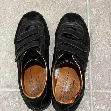 REPRODUCTION OF FOUND 저먼 트레이너