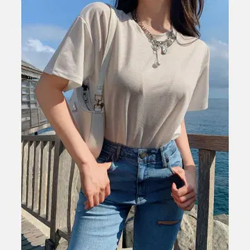 하트 모양 컷 아웃 티셔츠 반팔 화이트