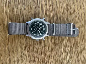SEIKO SQ100 크로노그래프 시계