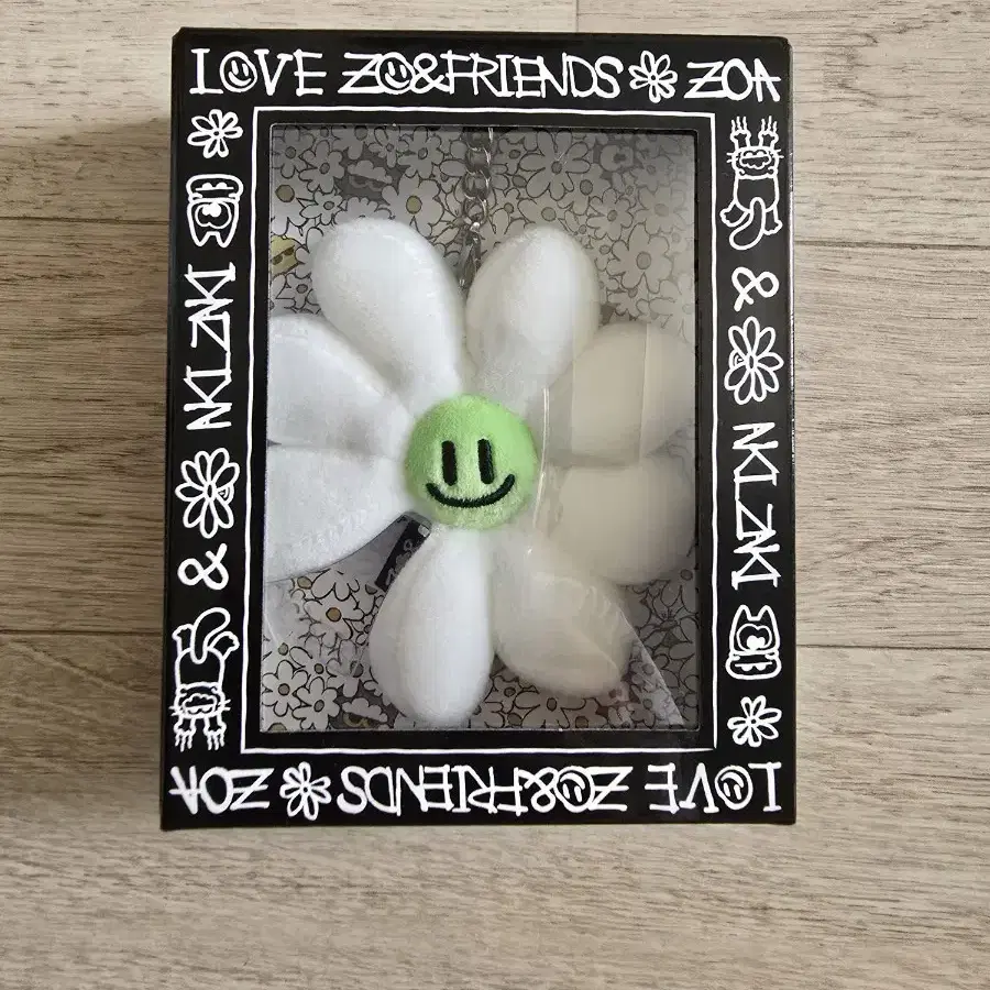 G-DRAGON | 지드래곤 G-dragon & JoaFriends and Keyring zoa on