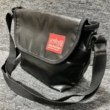 Manhattan Portage 맨해튼 포테이지 에나멜 숄더 백