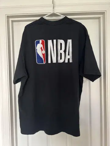 FREAK'S STORE NBA 별주 로고맨 티셔츠 빅 실루엣