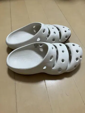KEEN 요기 샌들 화이트