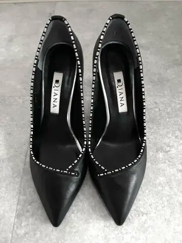 [컨디션 최상] Diana 비쥬 장식 블랙 하이힐 펌프스 21.5cm