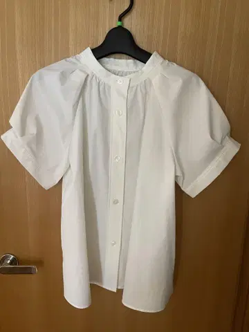 United Arrows 접촉 냉감 블라우스