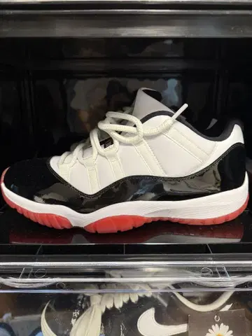 Air Jordan 11 Low 화이트/블랙/레드 28.5cm