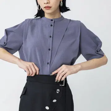 UNITED TOKYO 폴드 볼륨 소매 블라우스