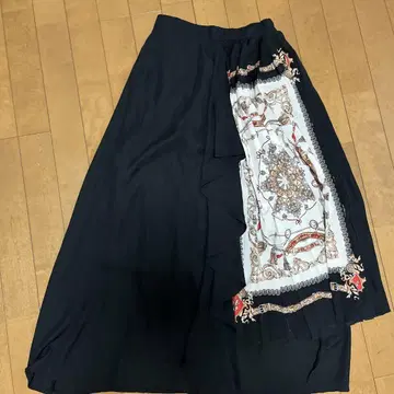 플레어 스커트 블랙 프린트 패턴 롱 기장