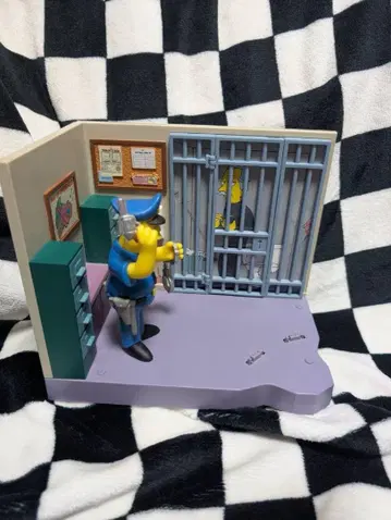 심슨 경찰서 오피스 피규어 작동 확인 완료