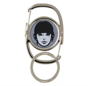 Kyne Carabiner on air
