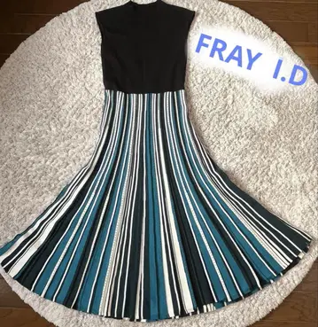 FRAY I.D 프레이 아이디 슬리브리스 바이컬러 절개 롱 원피스