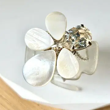 컴플렉스비즈 디저트 클립 화이트 비즈 플라워 쉘 스타
